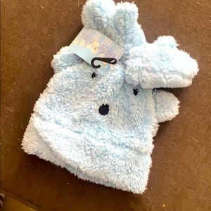 NWT Baby Goose hat and mittens set